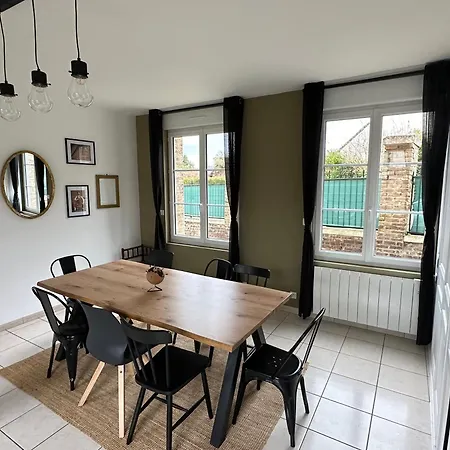 Charmante Maison De 3 Ch Avec Jardin Et Parking